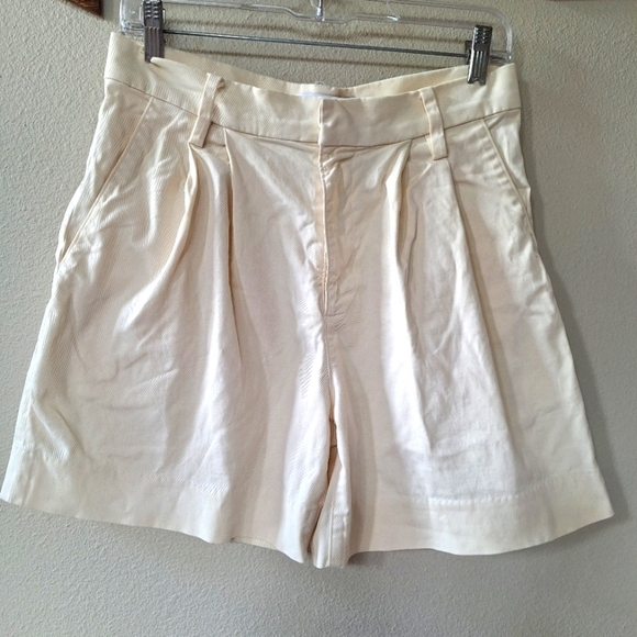 SPRWMN Womens Pleated Trouser Shorts Pale Yellow High Rise Stretch Size S